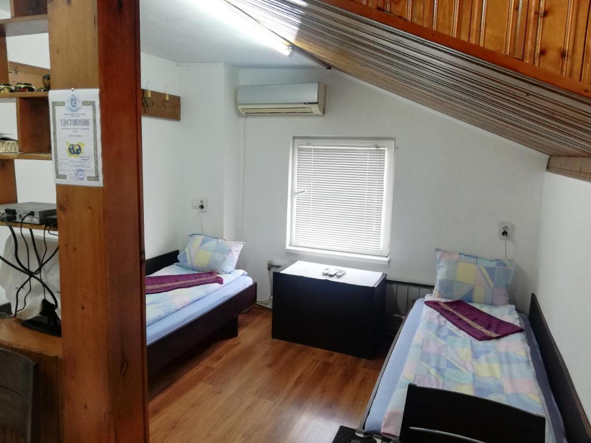 Guest Room Asparuh Troyan  Exterior photo